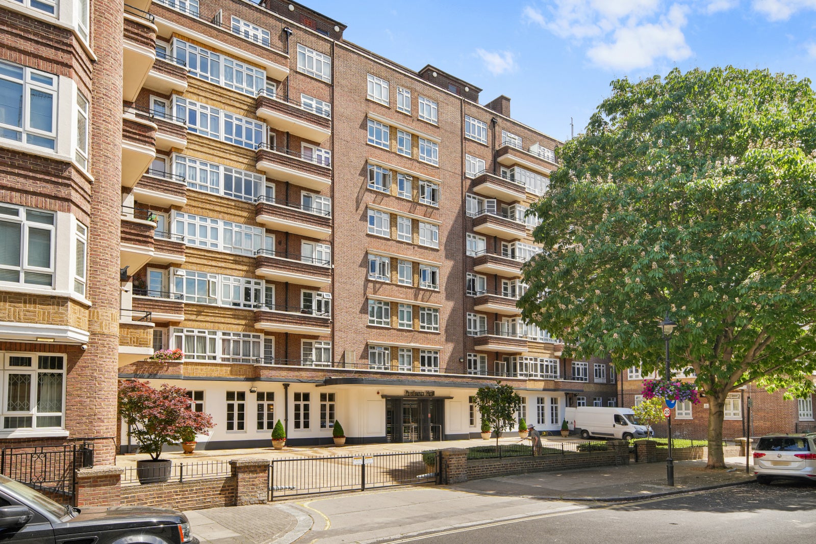Flat Portsea Place in City of Westminster