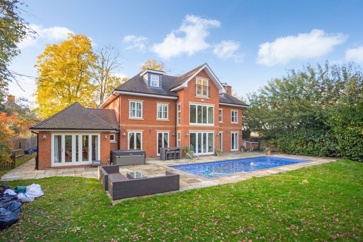House Burleigh Road in Ascot