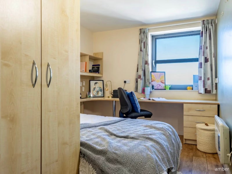 Room Erskine Street in Liverpool