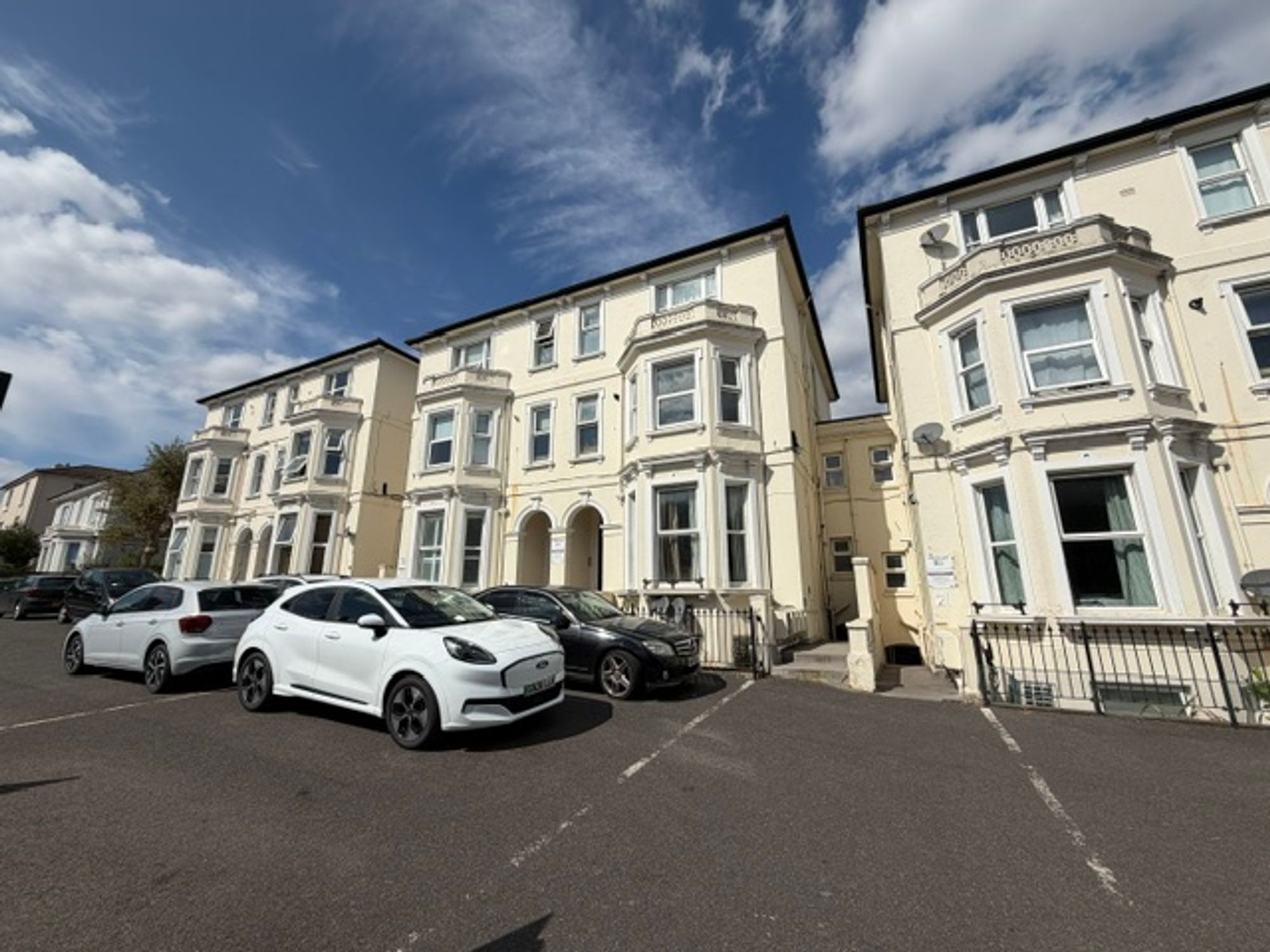 Flat Upper Grosvenor Road in Tunbridge Wells