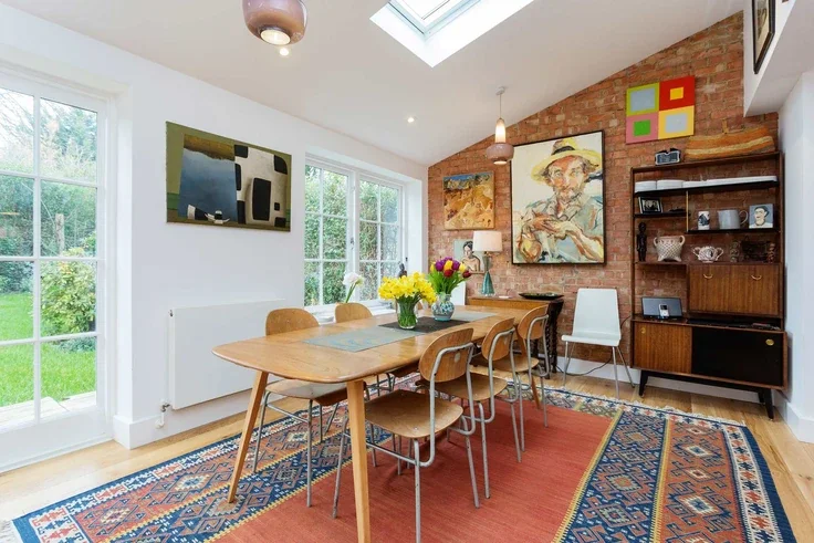 House Hemlock Road in Greater London