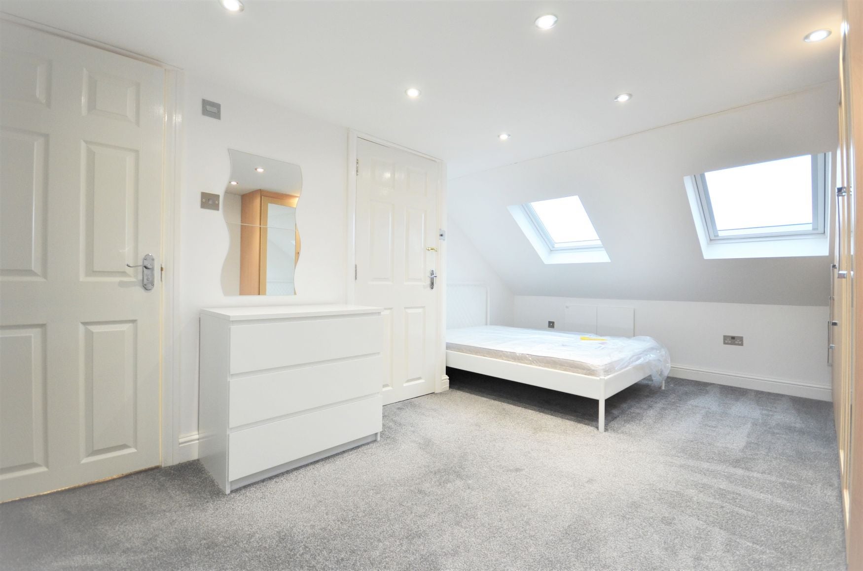 House Hadley Gardens in Greater London