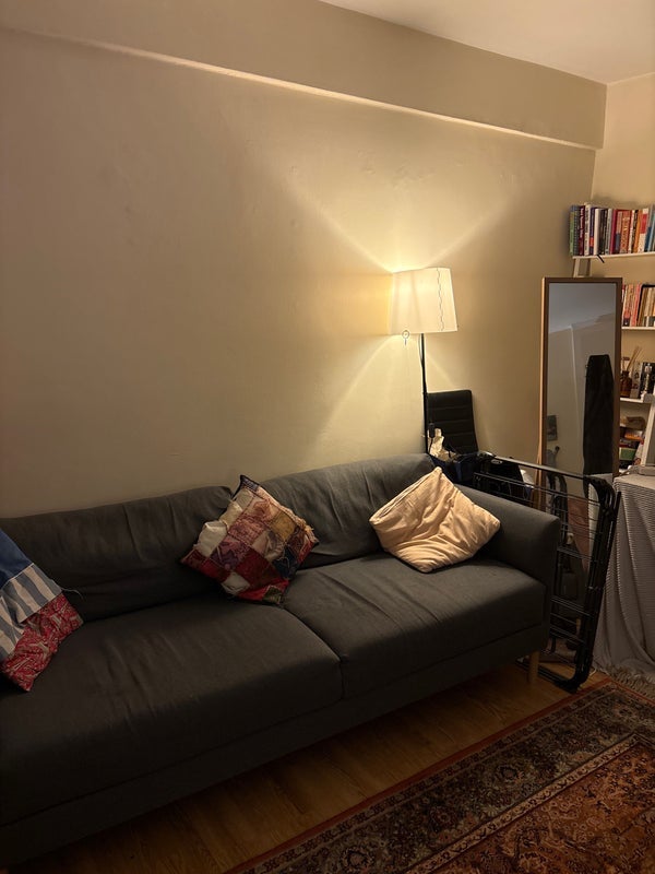 Room Commercial Road in Greater London