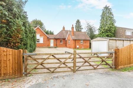 House Guildford Road in Surrey Heath