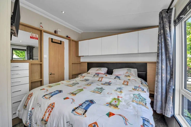 House Scratby Crescent in Great Yarmouth