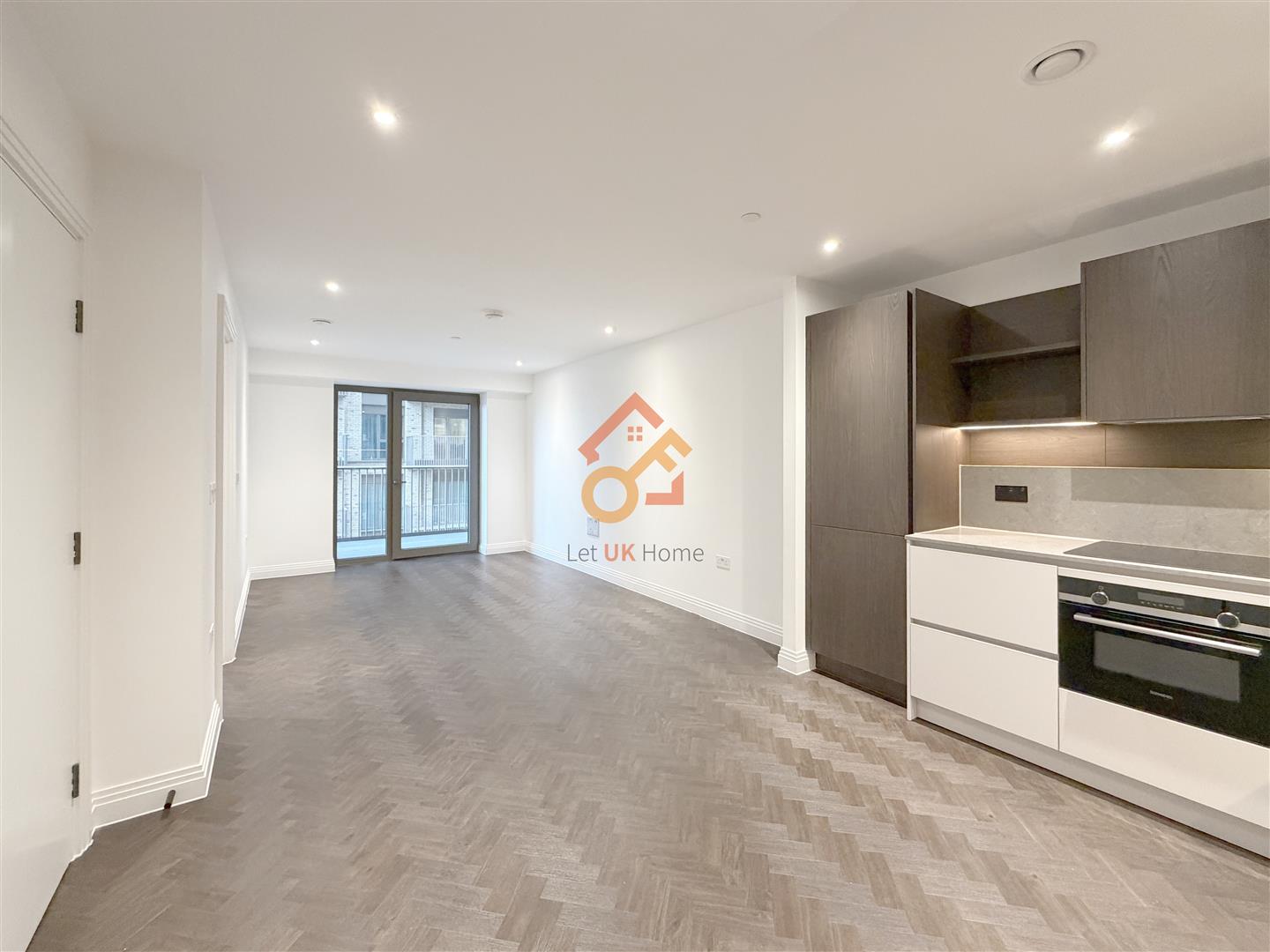 Flat Eden Place in Oxted