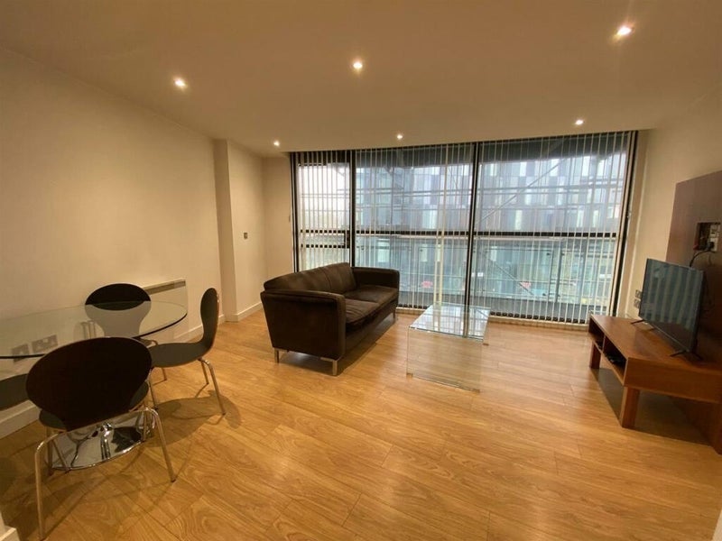 Room Commercial Street in Manchester