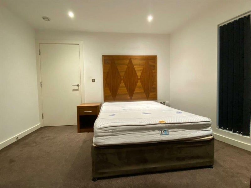 Room Commercial Street in Manchester