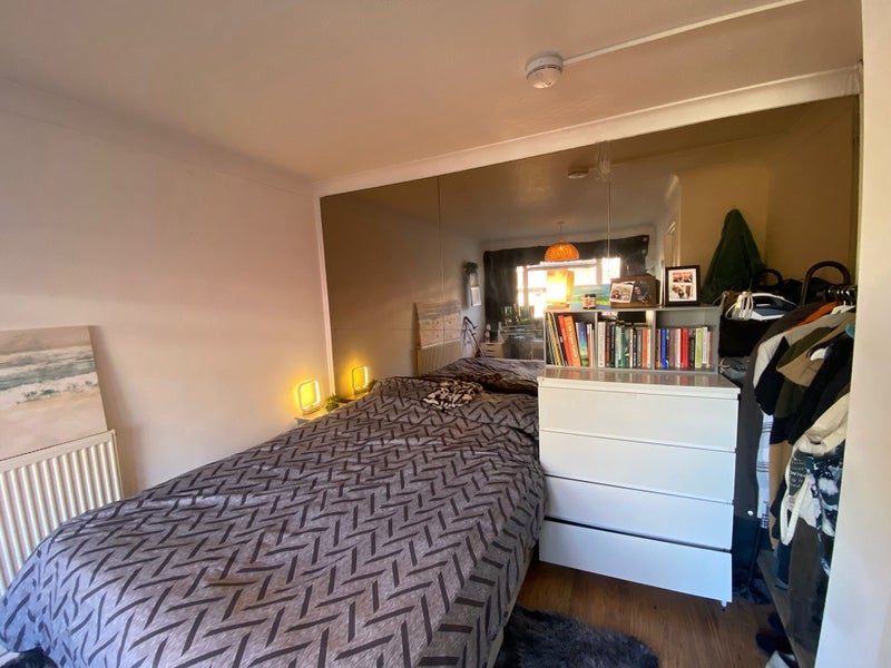 Flat Gales Garden Mews in Greater London