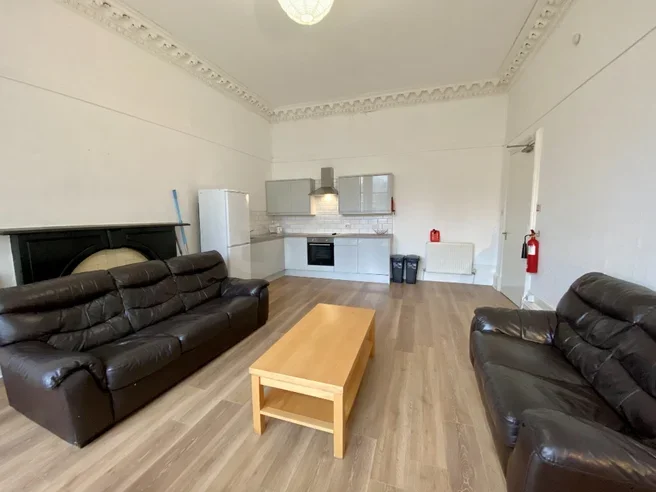 Room Observatory Road in Glasgow