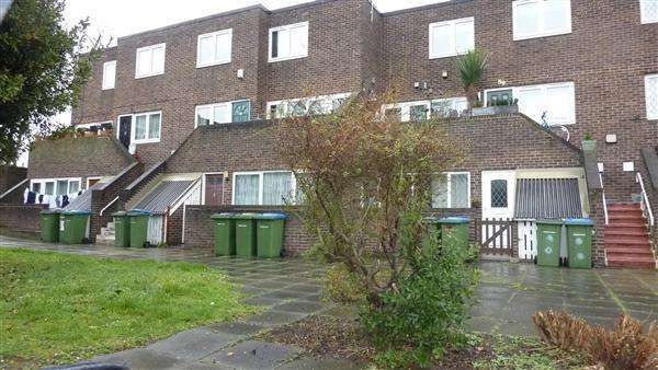 Flat Hervey Road in Greater London