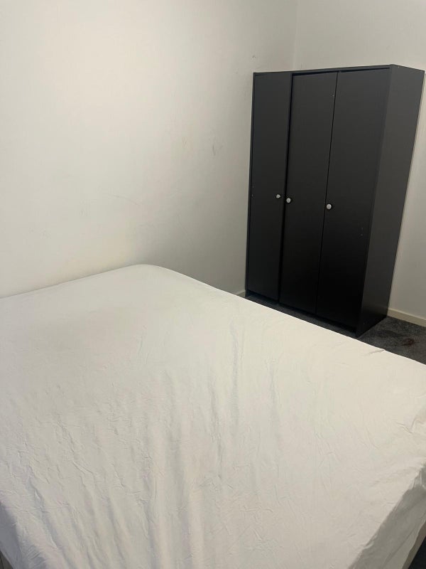 Room Grove Street in Heywood