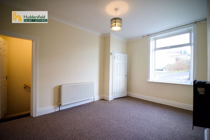 Flat Cowcliffe Hill Road in Kirklees