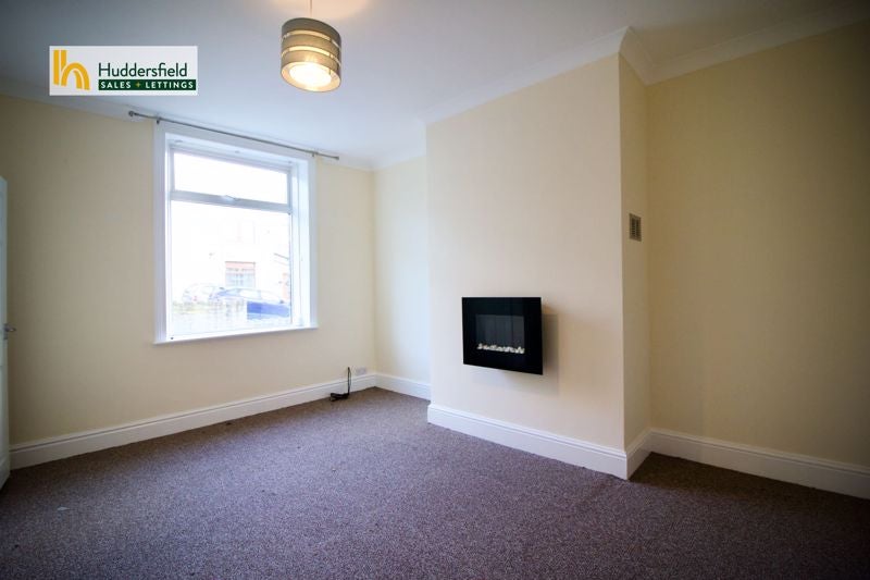 Flat Cowcliffe Hill Road in Kirklees