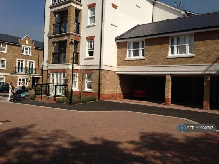 Flat Holford Way in Greater London