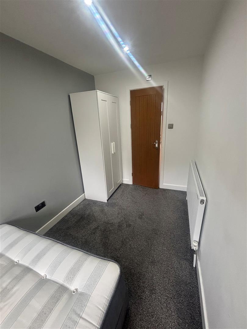 Room Mitchell Avenue in Coventry