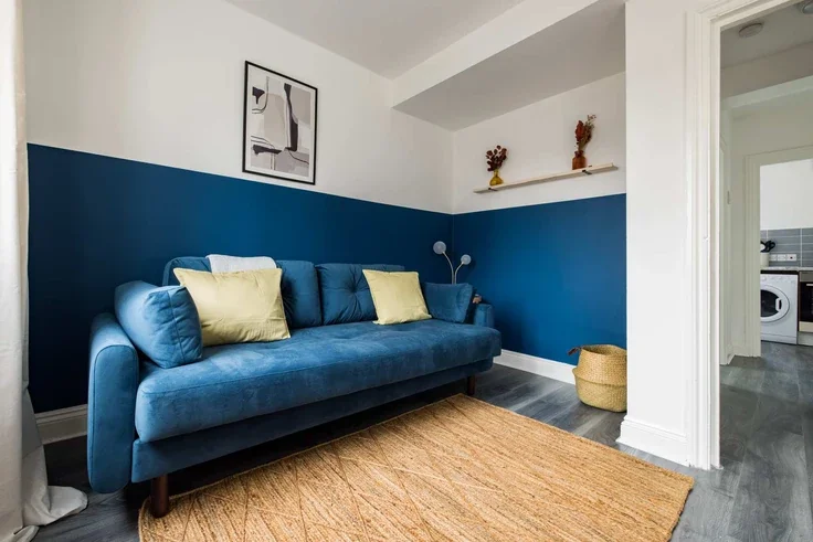 Flat Goldhawk Road in Greater London