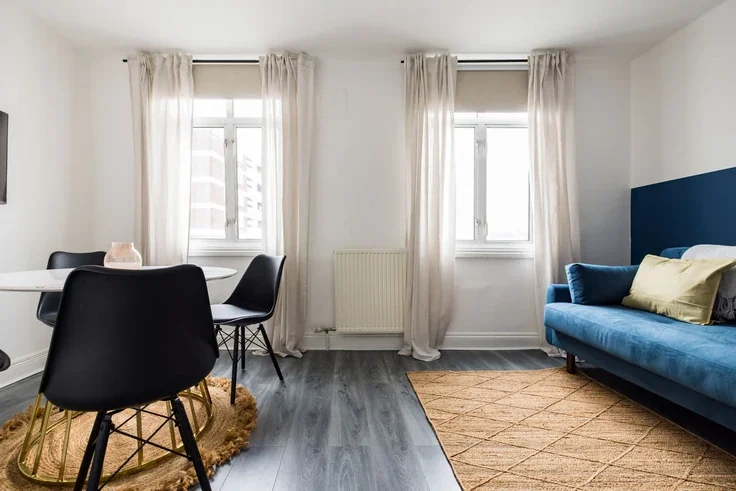 Flat Goldhawk Road in Greater London