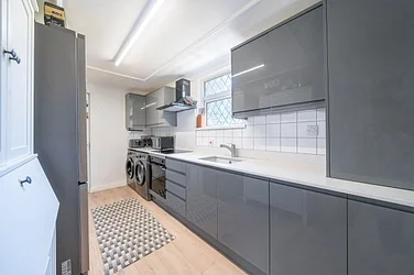 House Winchcomb Gardens in Greater London