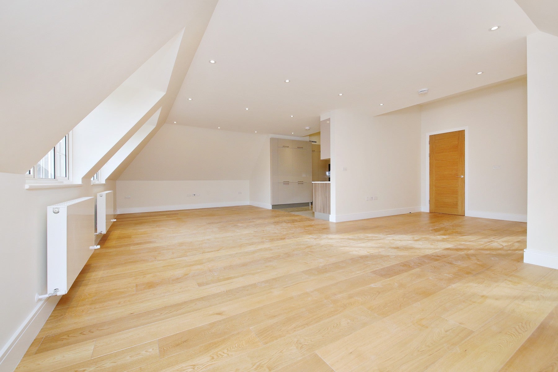Flat Beechcroft Avenue in Greater London