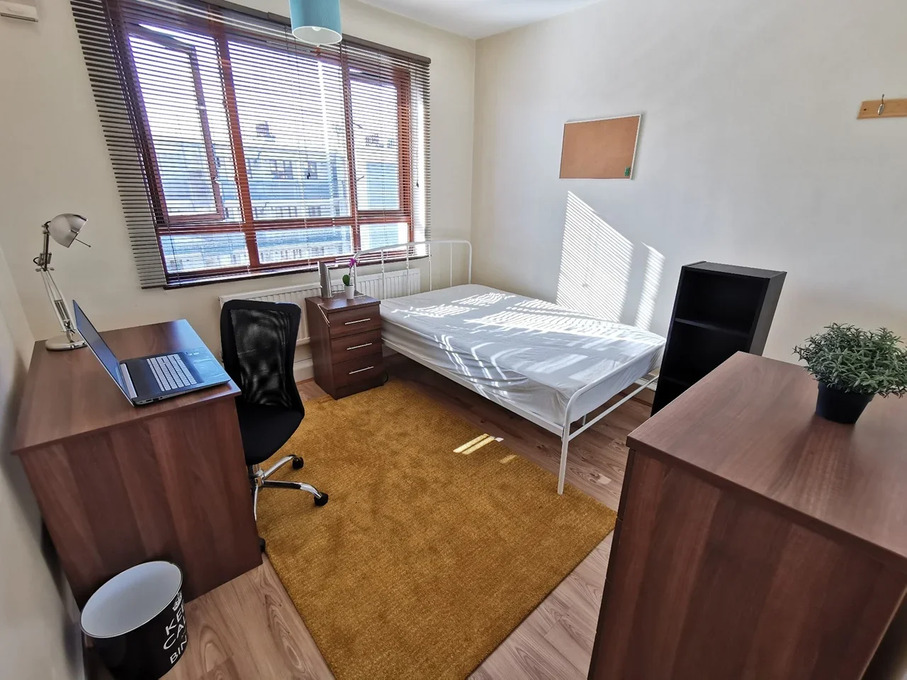 Flat Birkenhead Street in Greater London