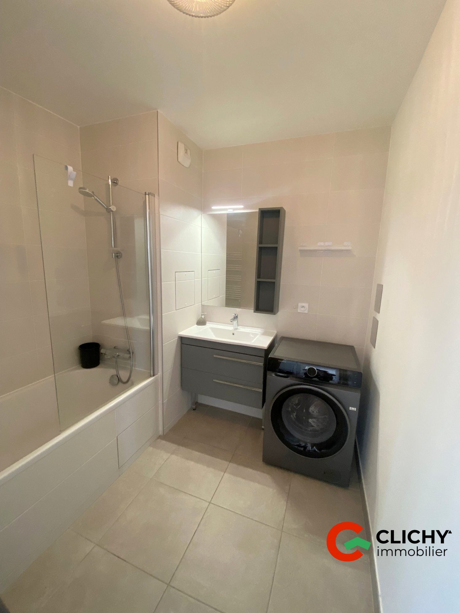 Flat Rue Marguerite Yourcenar in Clichy