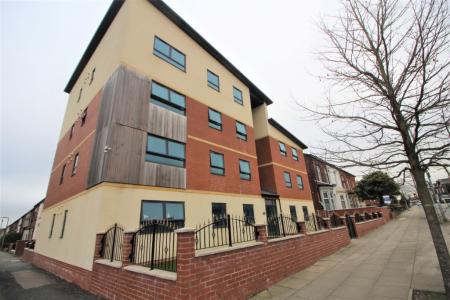 Flat Cateaton Street in Bury