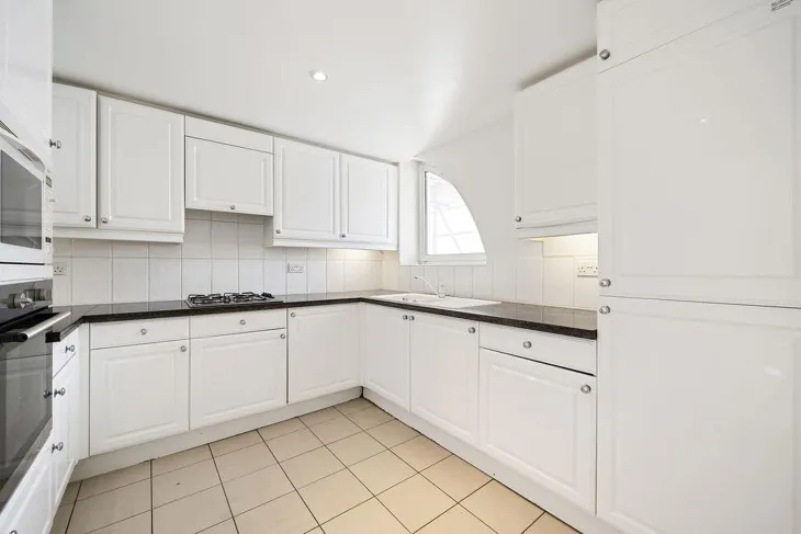 Flat Wrights Lane in Greater London