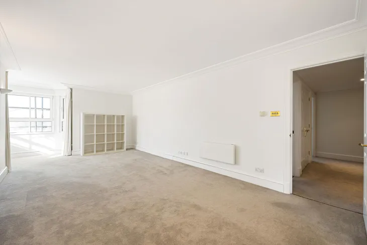 Flat Wrights Lane in Greater London