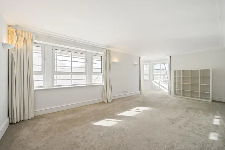 Flat Wrights Lane in Greater London