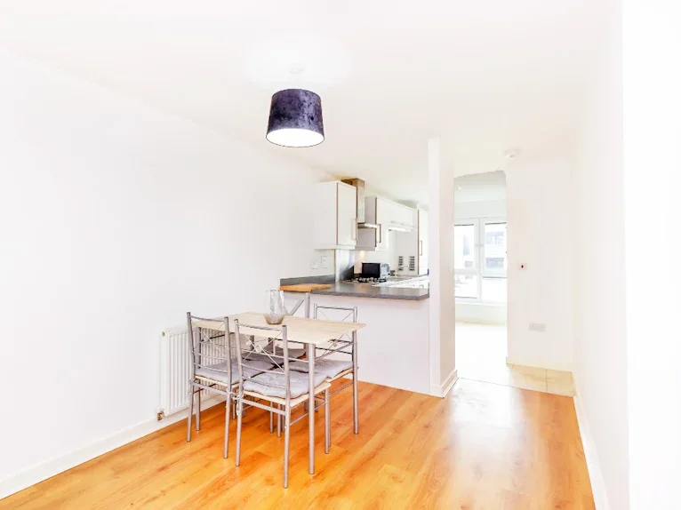 Flat East Pilton Farm Avenue in City of Edinburgh