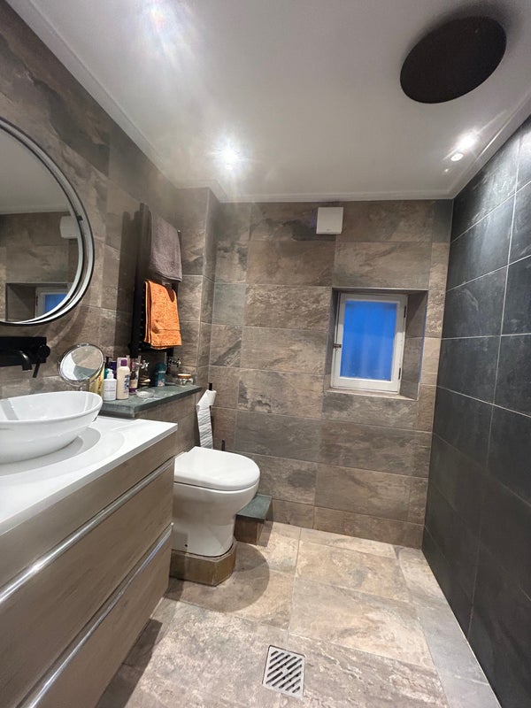 Flat Ifield Road in Greater London