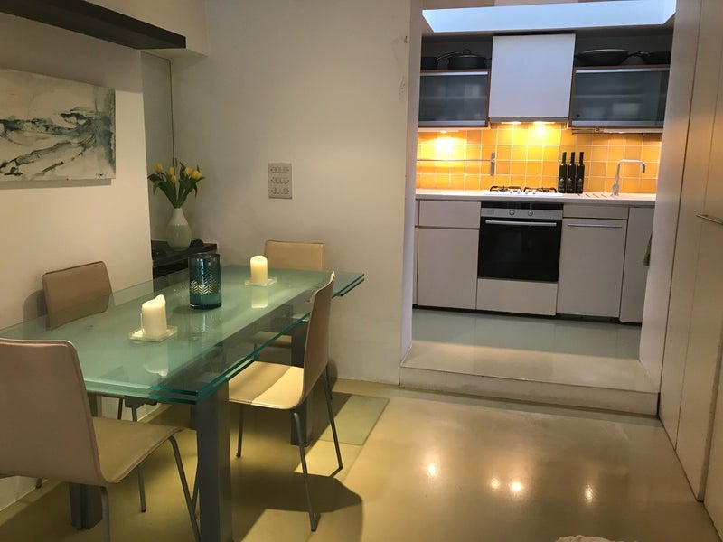 Flat Ifield Road in Greater London