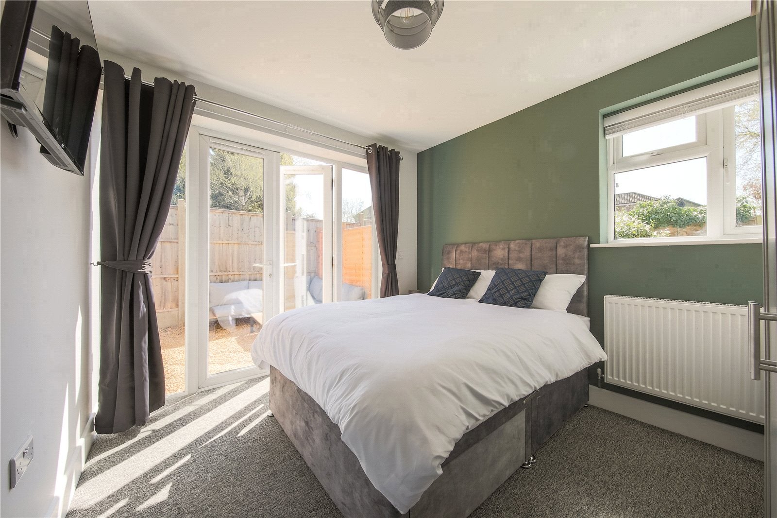 Room Rosemary Crescent in Guildford