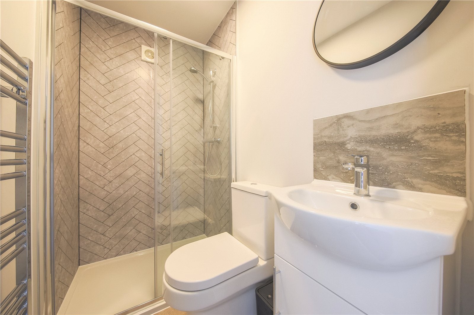 Room Rosemary Crescent in Guildford