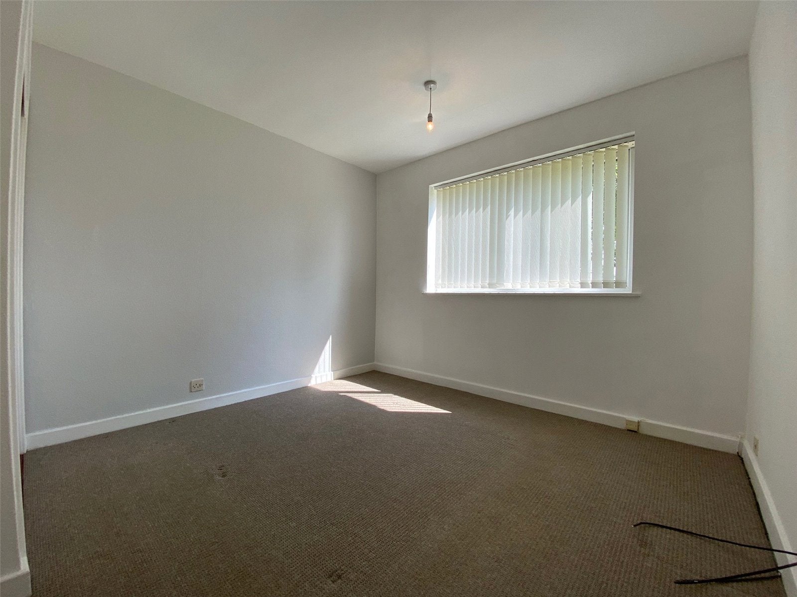Flat Maple Leaf Court in Cottingham