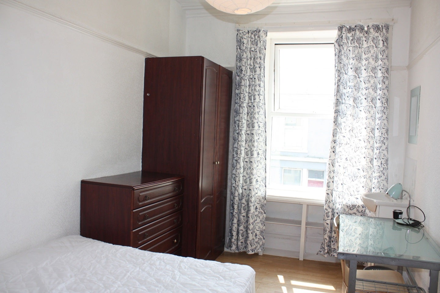 Room North Road West in Plymouth