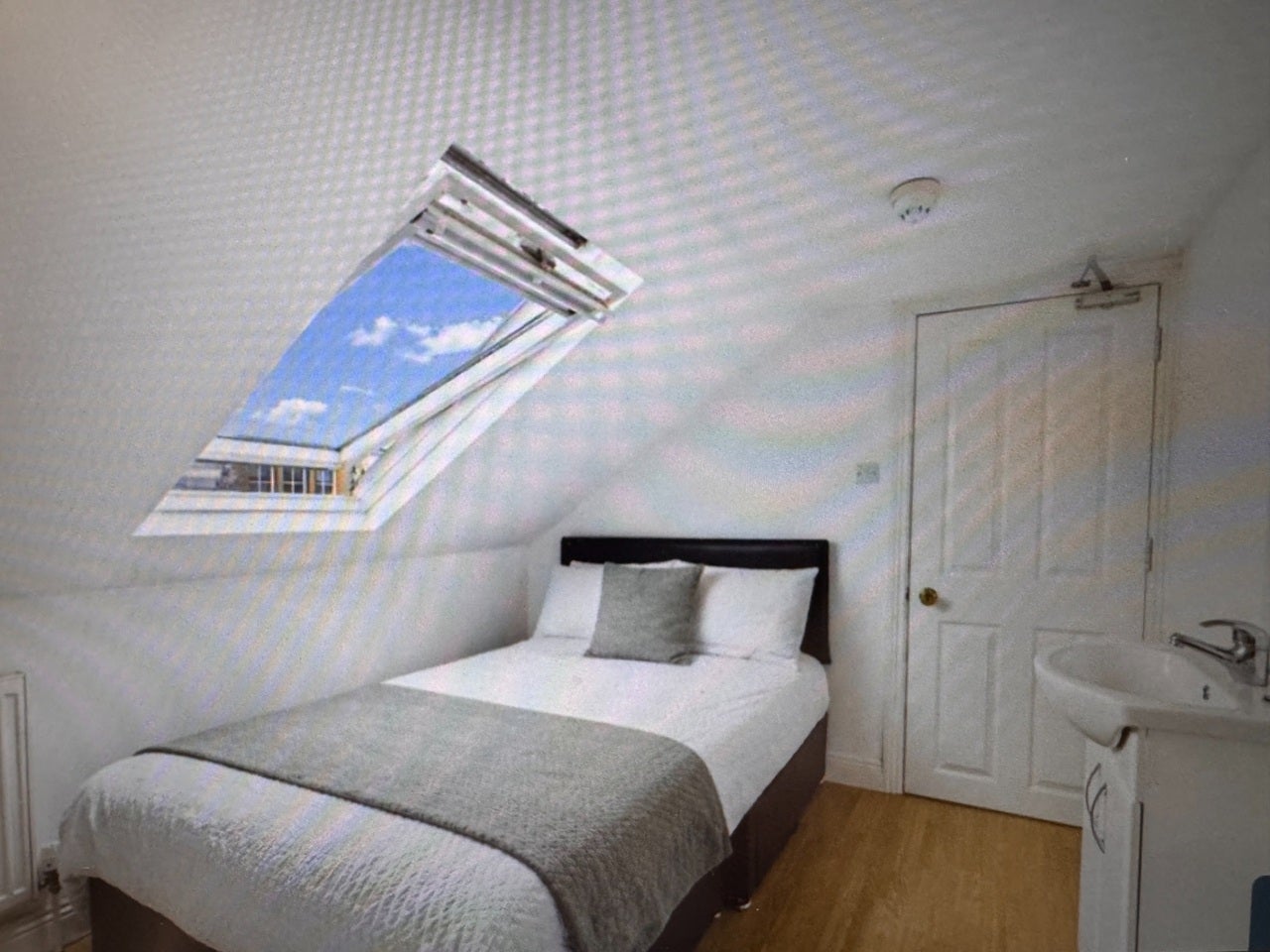 Room North Road West in Plymouth