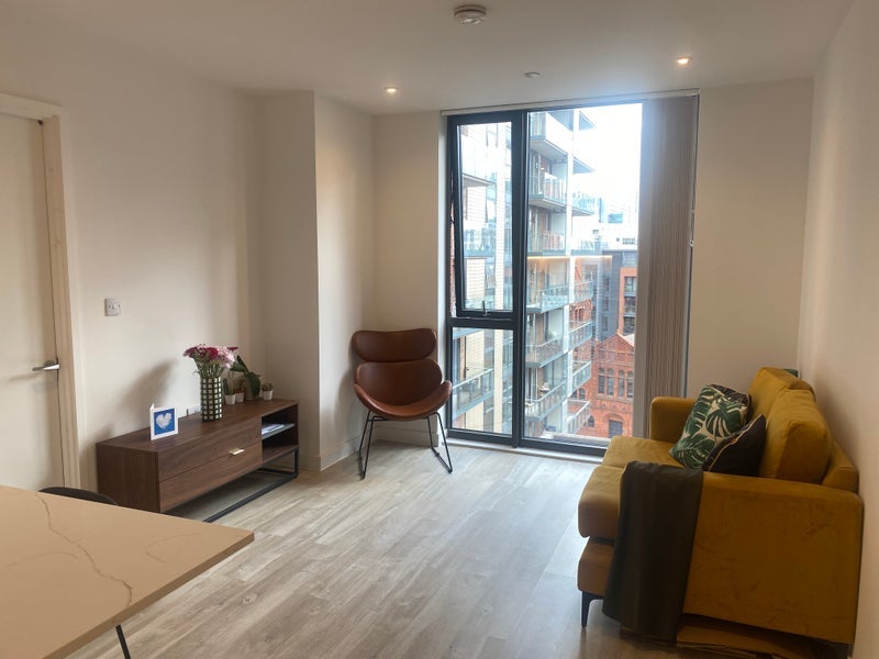 Room Queen Street in Salford