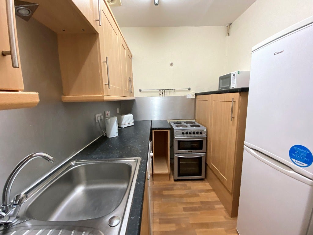 Flat Blackwood Crescent in City of Edinburgh