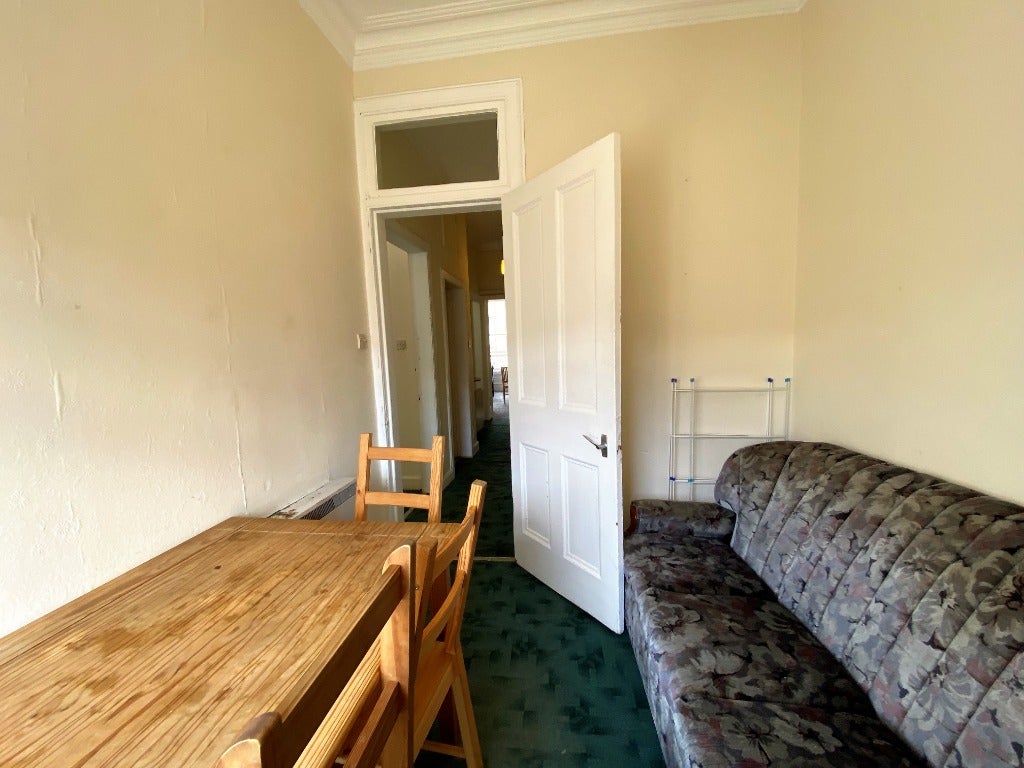 Flat Blackwood Crescent in City of Edinburgh