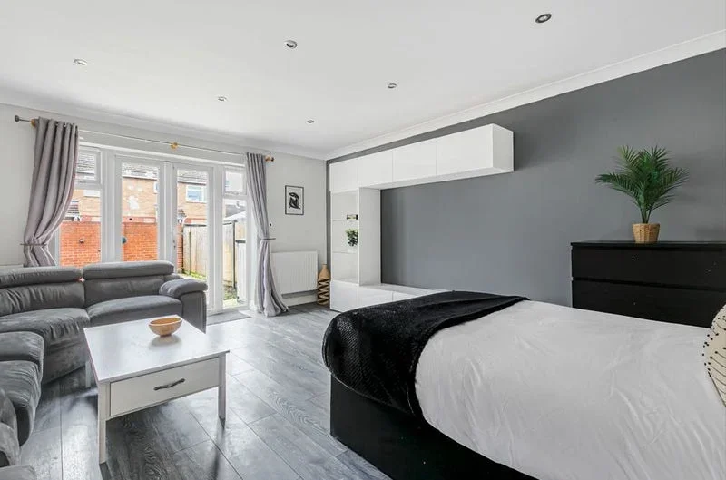 Room Bath Road in Slough
