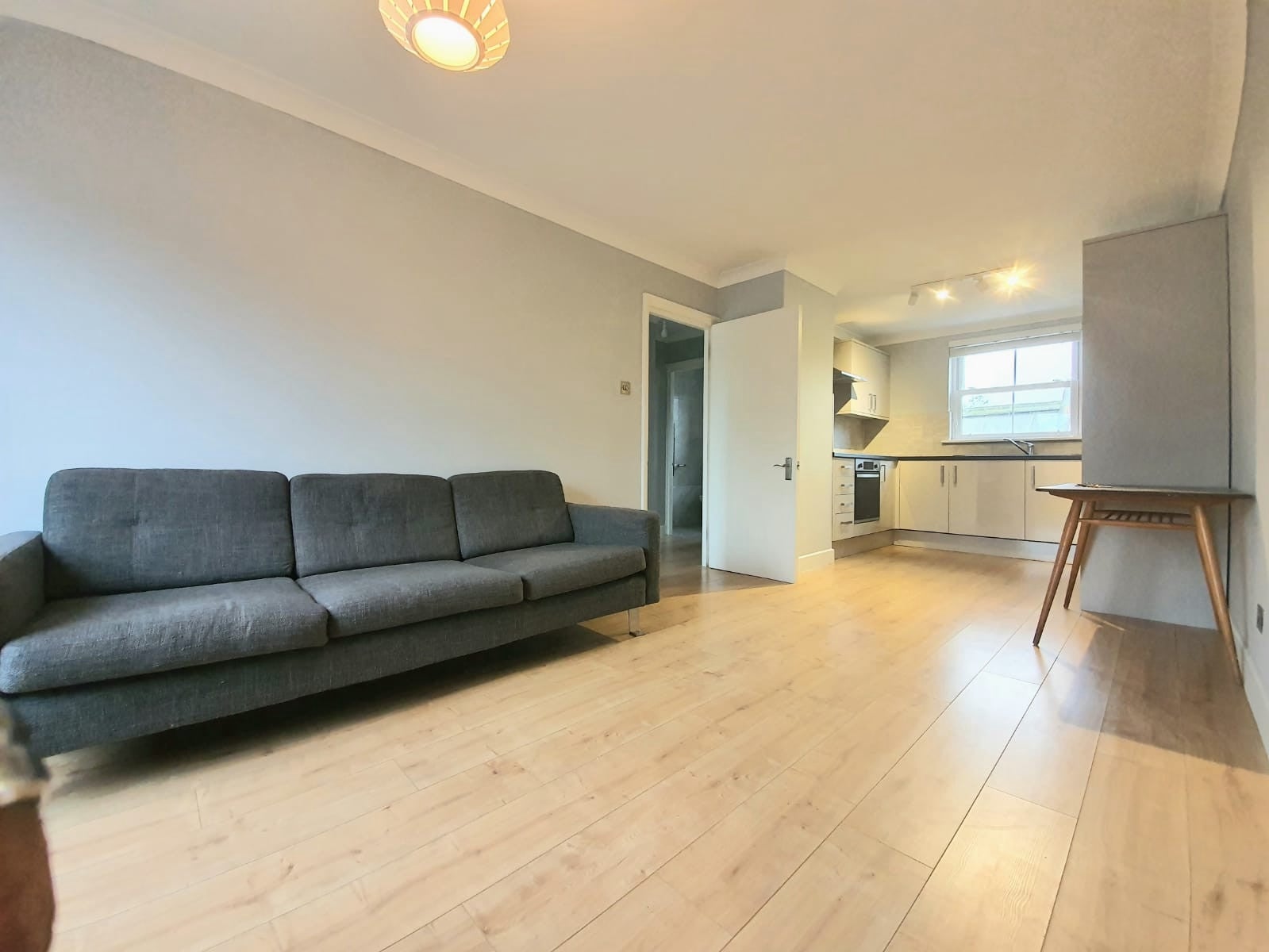 Flat Kingsland Road in Greater London