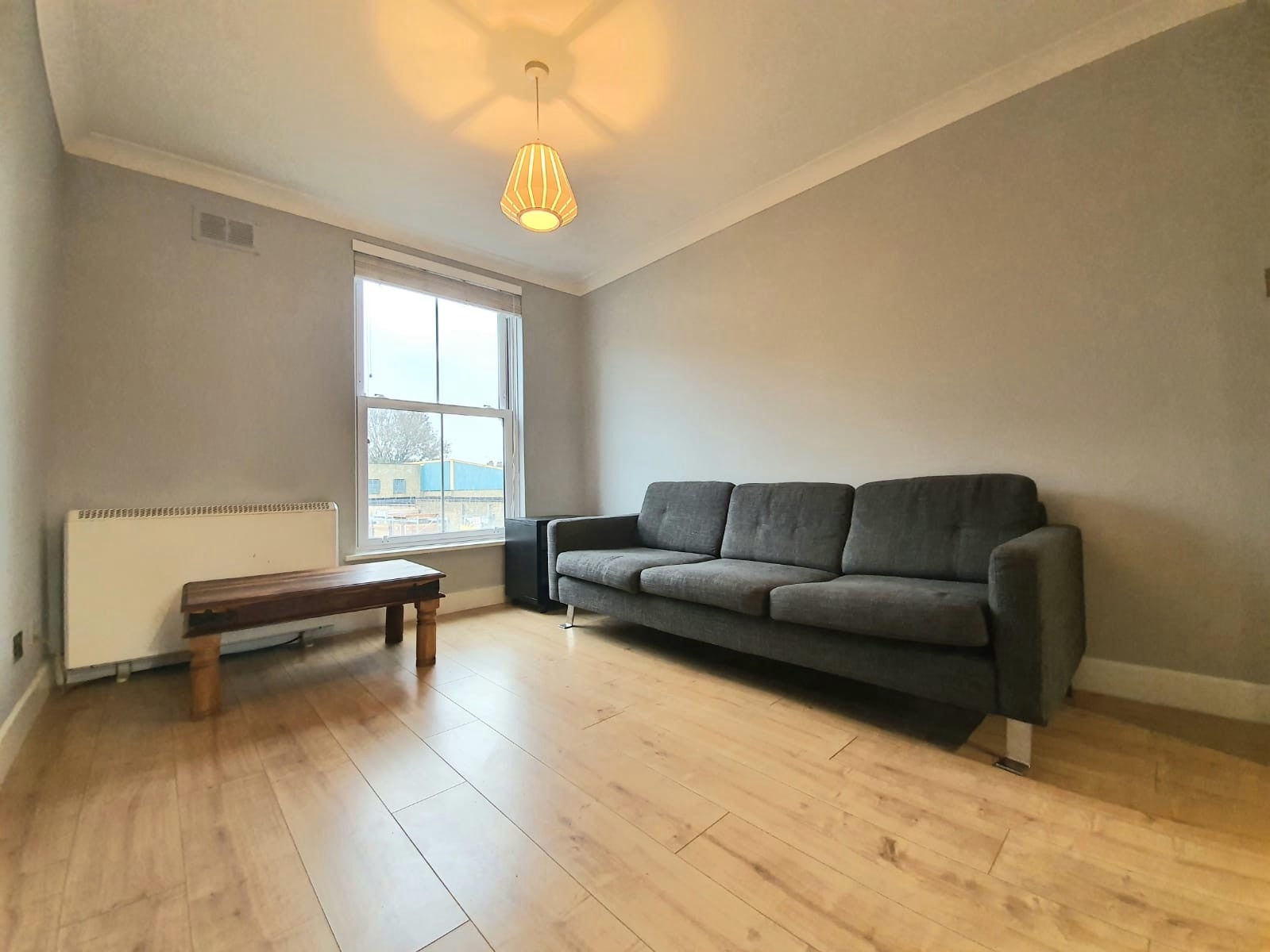 Flat Kingsland Road in Greater London