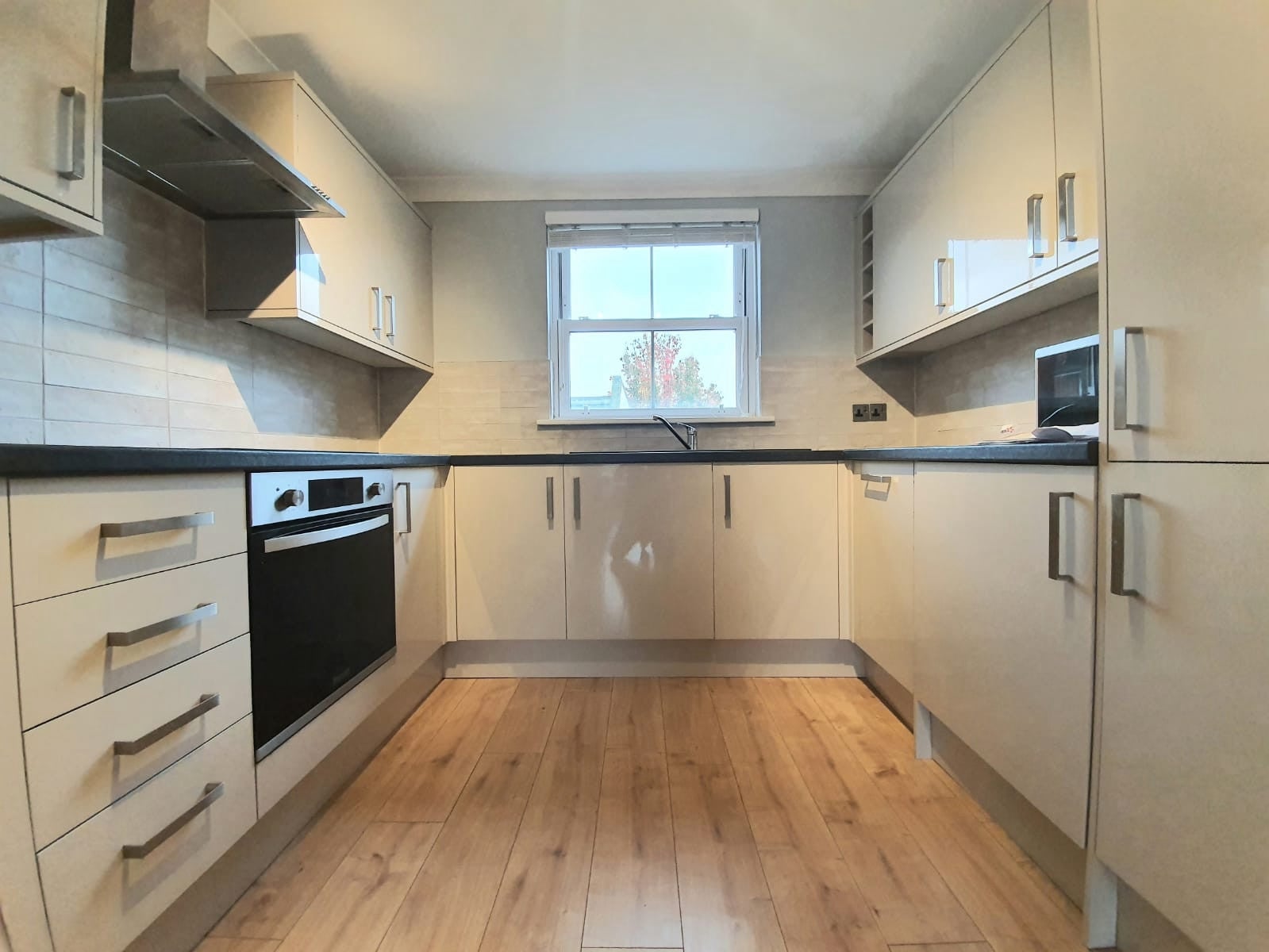 Flat Kingsland Road in Greater London