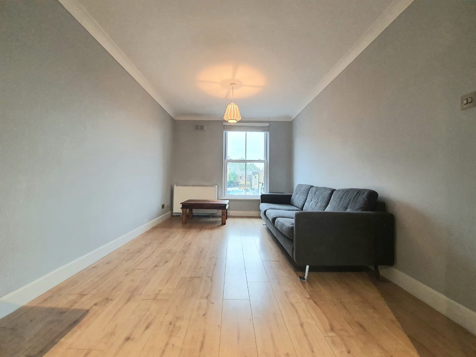 Flat Kingsland Road in Greater London