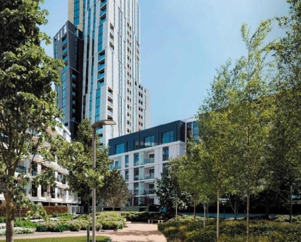 Flat Wandsworth Road in Greater London