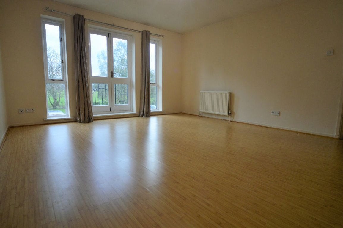 Flat Parkview Close in St Albans