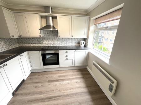 Flat Brentwood Court in Prestwich