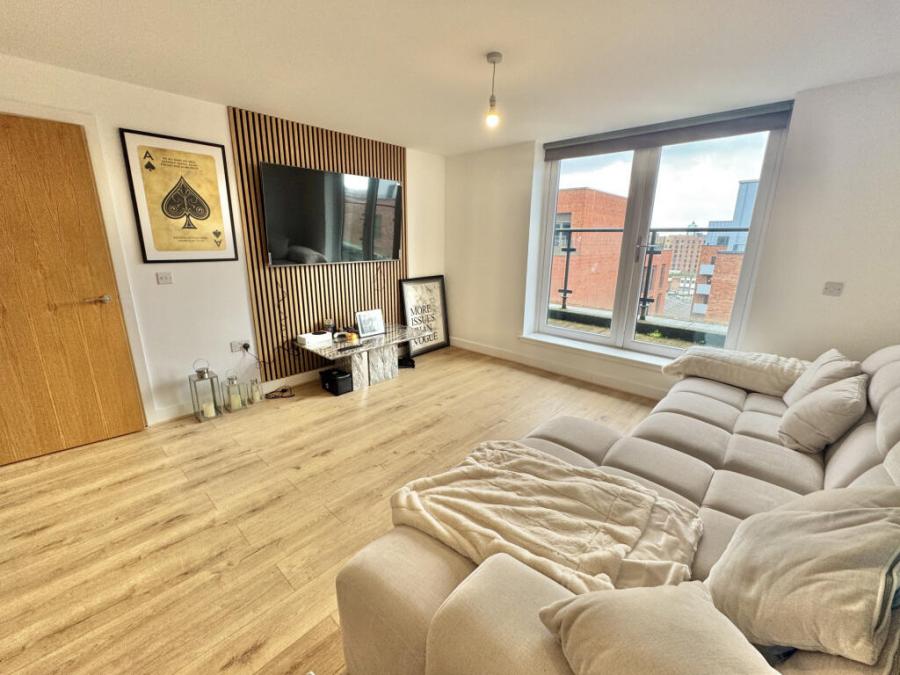 Flat Ordsall Lane in Salford